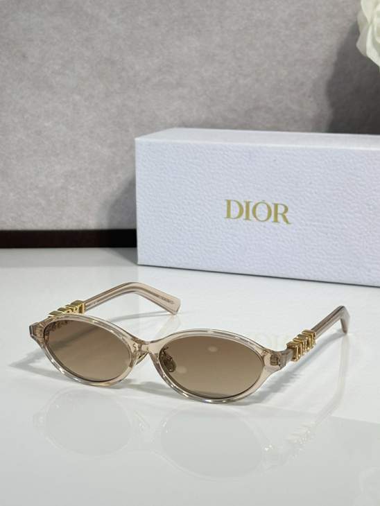 Picture of Dior Sunglasses _SKUfw77364373fw